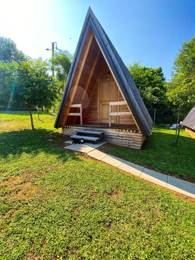 Rooms & Glamping Lana Haus Licko Petrovo Selo Exterior foto