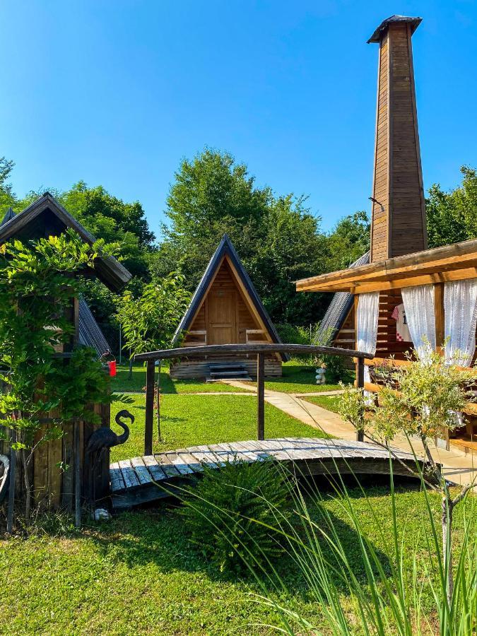 Rooms & Glamping Lana Haus Licko Petrovo Selo Exterior foto