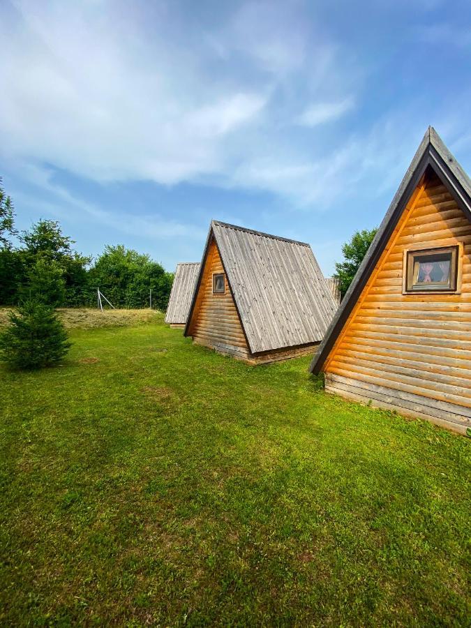 Rooms & Glamping Lana Haus Licko Petrovo Selo Exterior foto